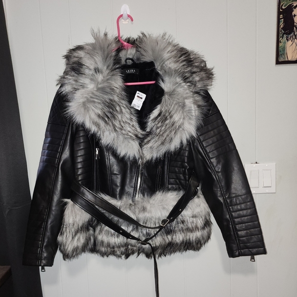 NWT Akira Gorgeous Black Pleather Faux Fur Jacket - Picture 8 of 11